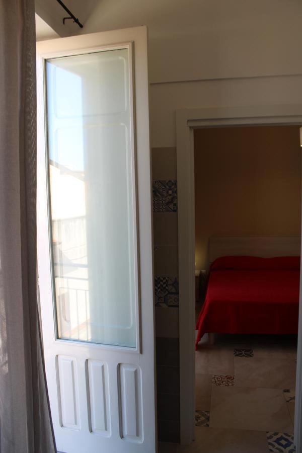 La Stanza Vicino Al Mare , Una Camera Da Letto E Bagno Con Balcone Vista Mare Daire Balestrate Dış mekan fotoğraf