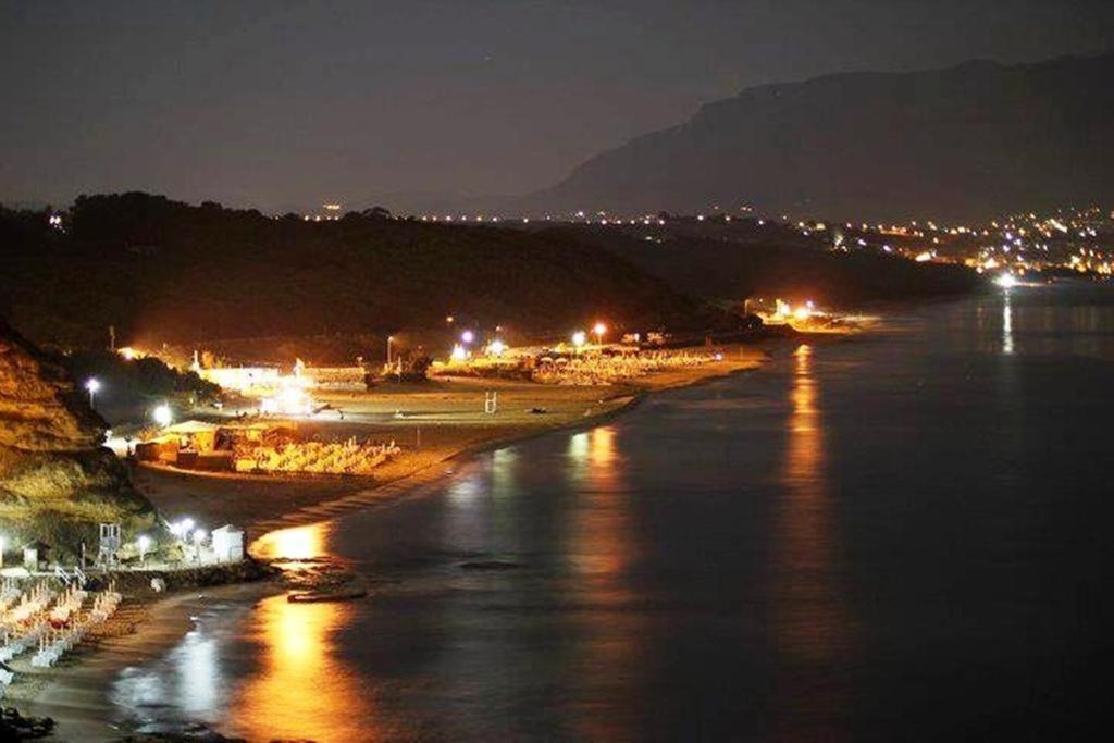 La Stanza Vicino Al Mare , Una Camera Da Letto E Bagno Con Balcone Vista Mare Daire Balestrate Dış mekan fotoğraf